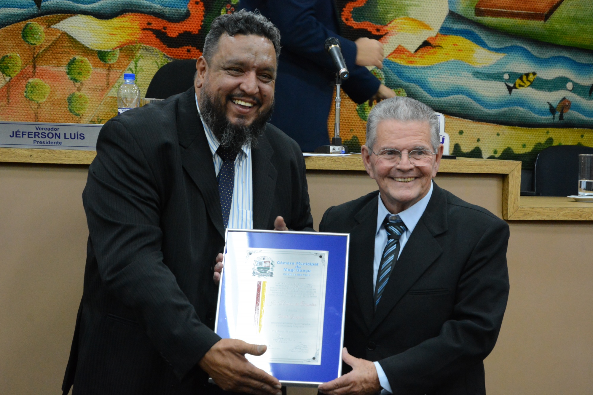 Presidente da Acimg, José Rubens de Carvalho, recebe o título de Cidadão Guaçuano