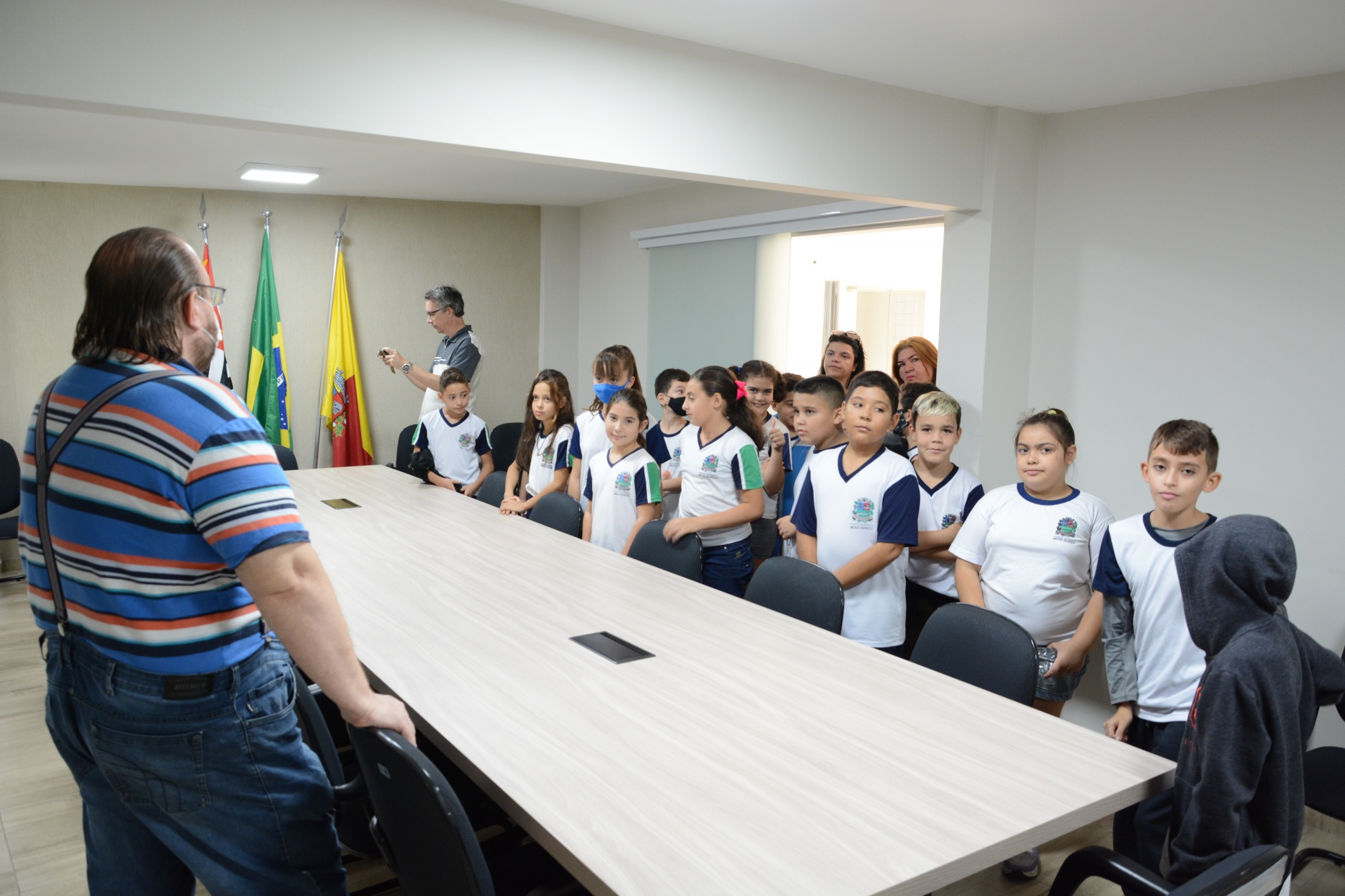 Alunos da Emef Rita de Cássia visitam a Câmara pelo Projeto Cidadania